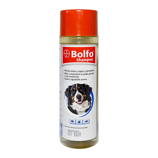 Shampoo insecticida y acaricida para perros y gatos
